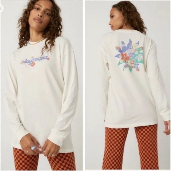 DAYDREAMER Logo Floral Long Sleeve Graphic T-Shirt NWT - Picture 1 of 16